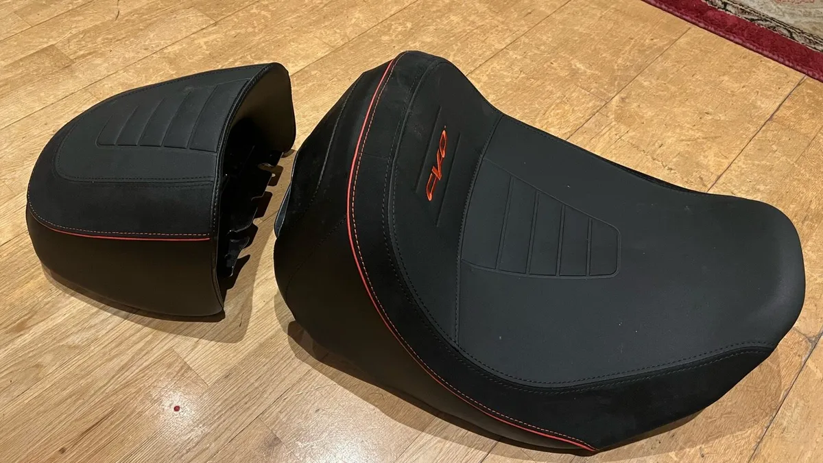 2024 harley CVO Roadglide original seat - Image 1
