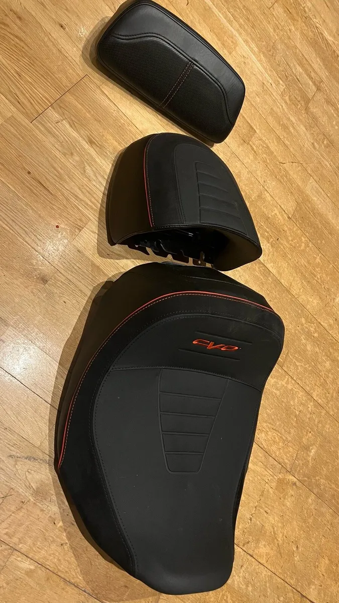 2024 harley CVO Roadglide original seat - Image 2