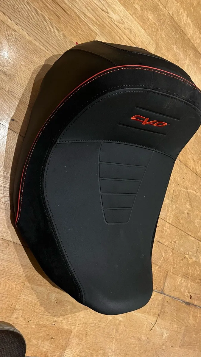 2024 harley CVO Roadglide original seat - Image 3