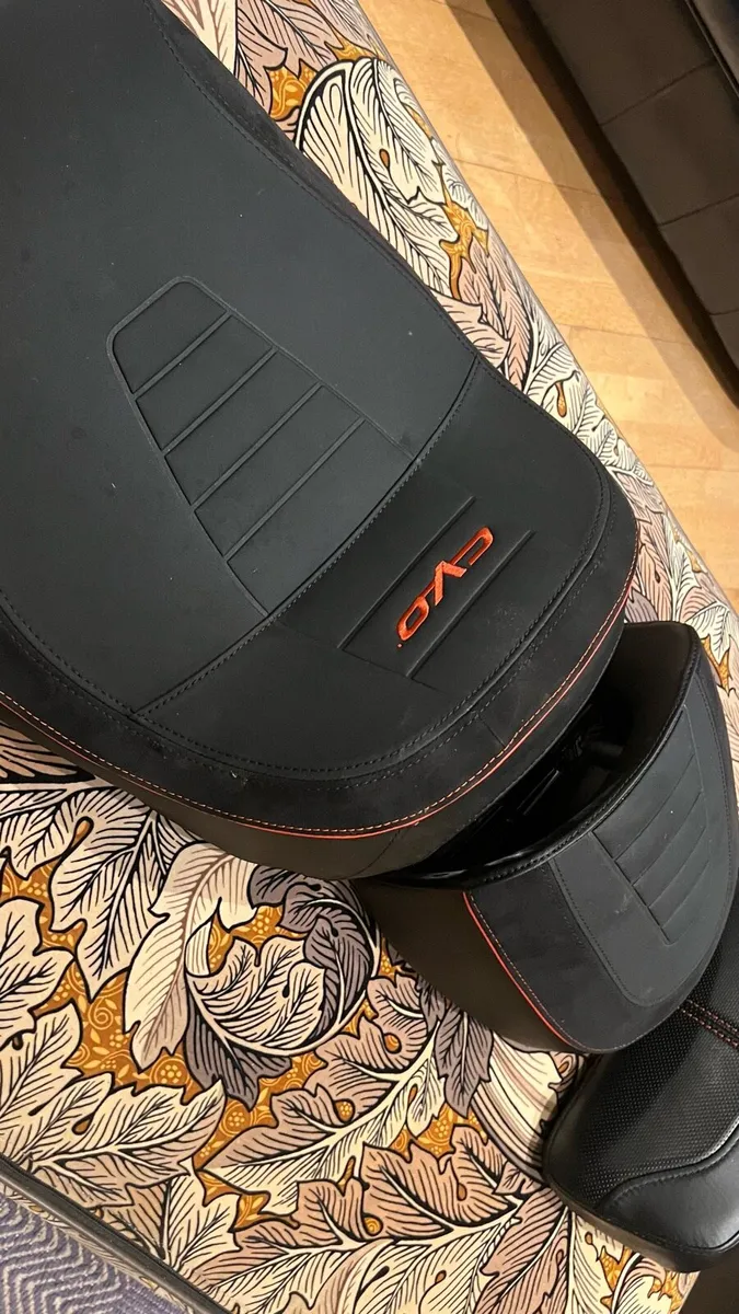 2024 harley CVO Roadglide original seat - Image 4