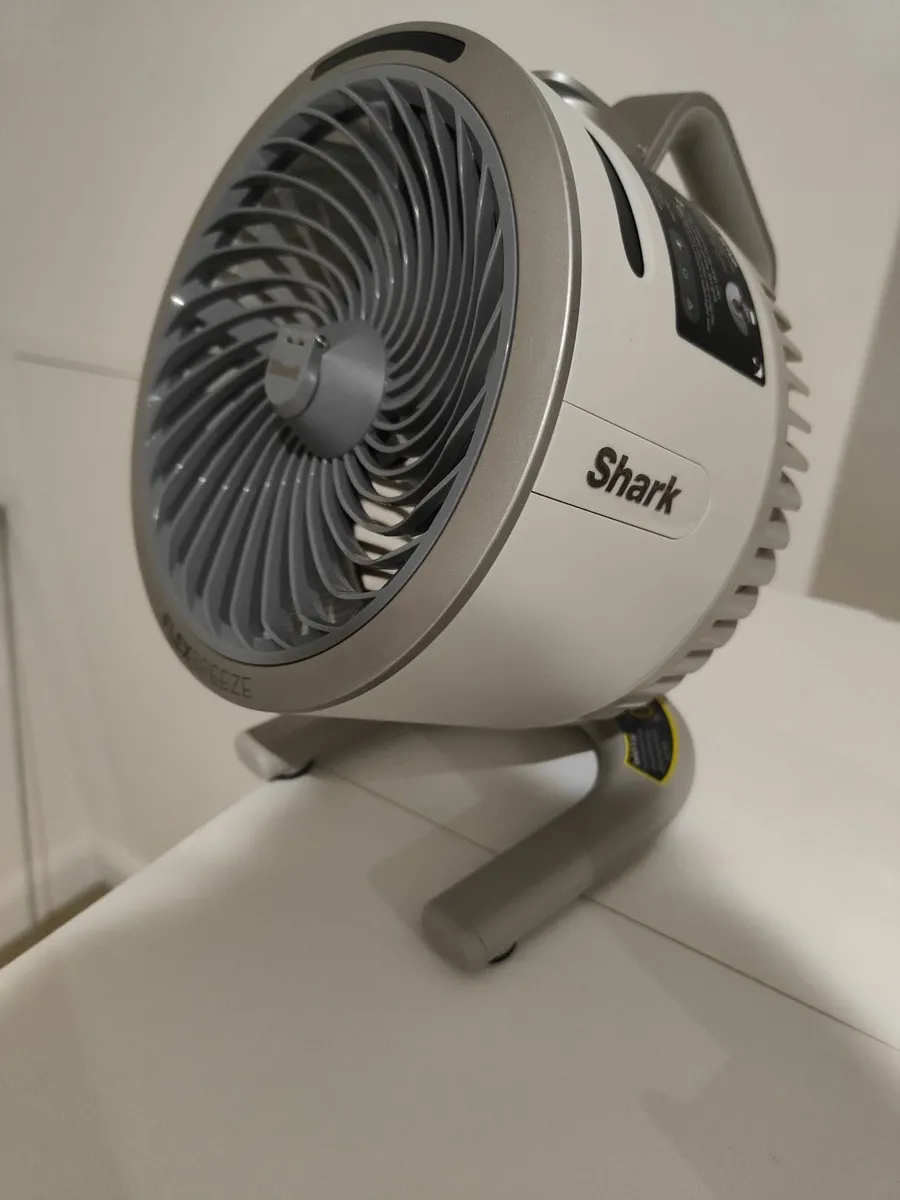 SHARK FlexBreeze HydroGo Portable Wireless Fan - Image 1