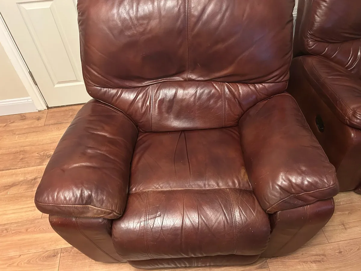 2 recliners - Image 1