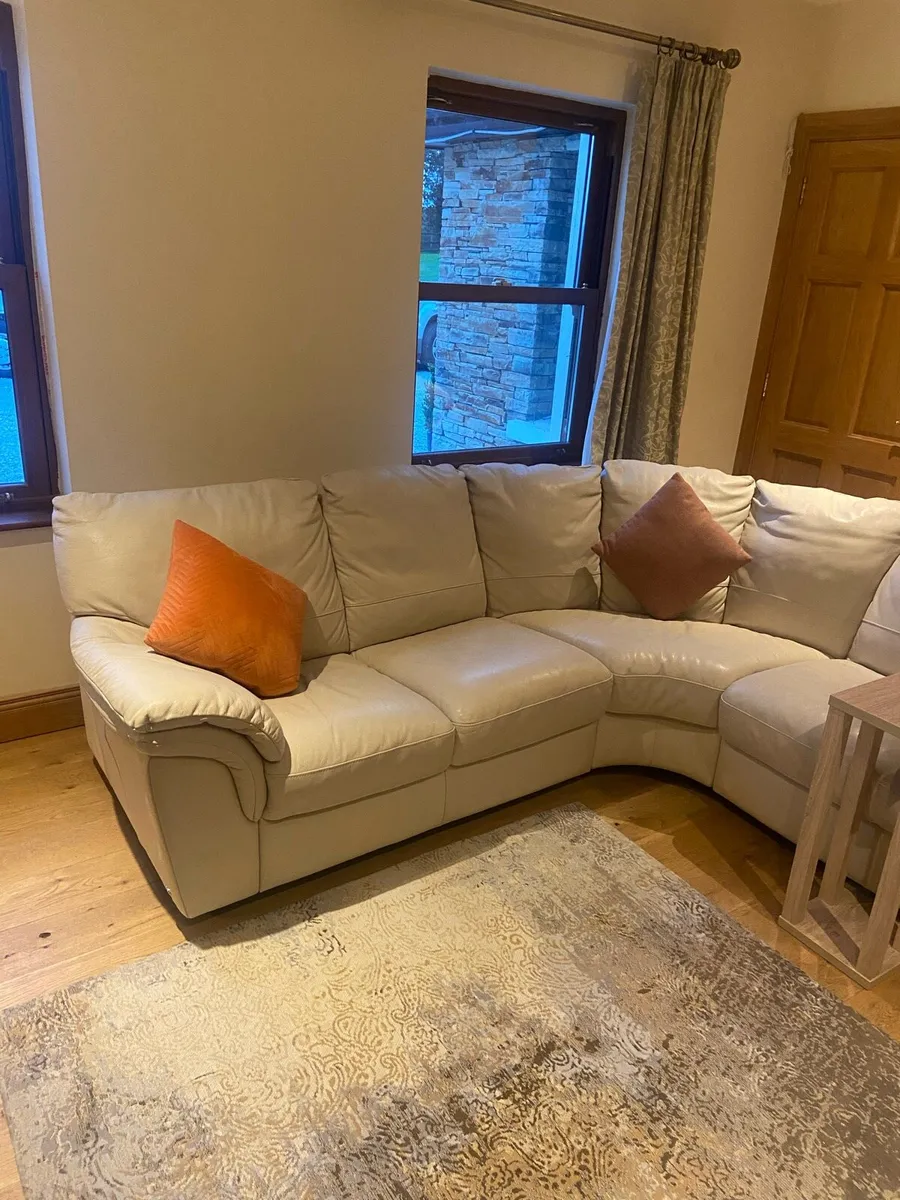 Real leather corner couch - Image 2