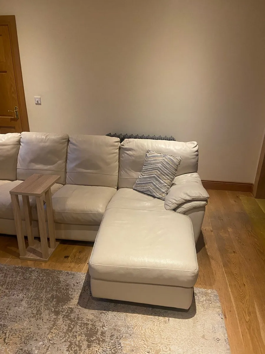 Real leather corner couch - Image 3