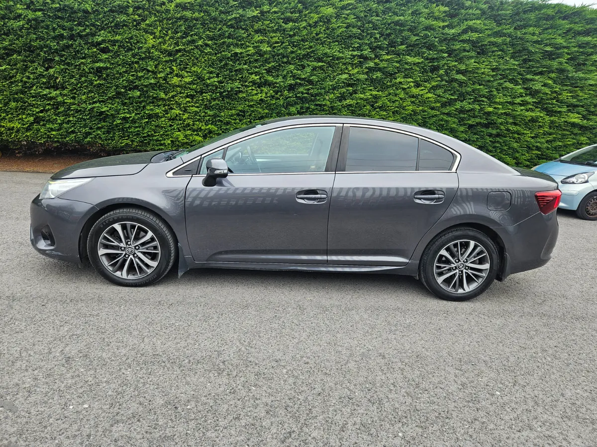 Toyota Avensis 2017 2.0 D4D SOL NAVI 143 - Image 4