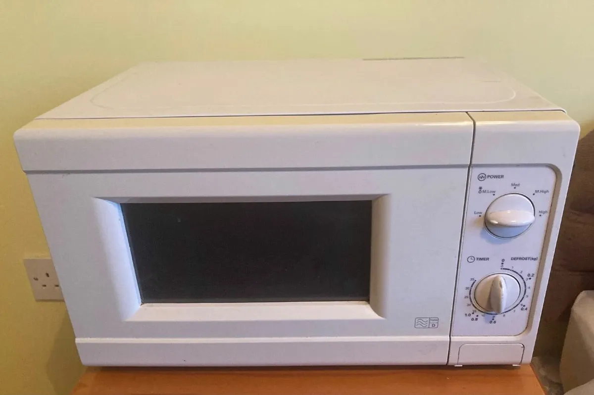 Argos 700W Microwave – Budget Friendly Cooking - Image 3