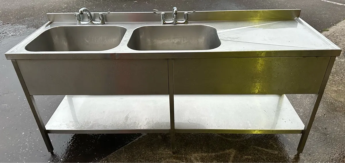 Stainless steel sink - Image 1