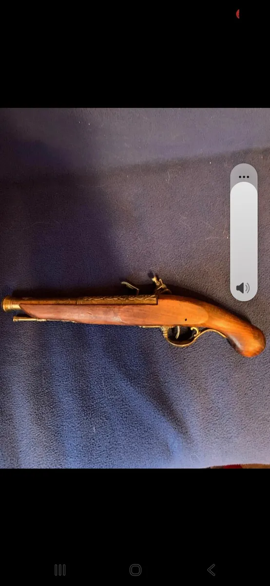 Fake pistol decor postage possible - Image 2