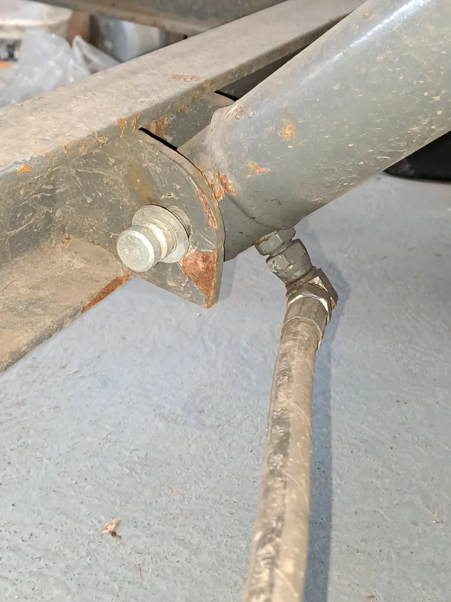 Ram and  Hydraulic Pump Kit for car tipping - Image 3