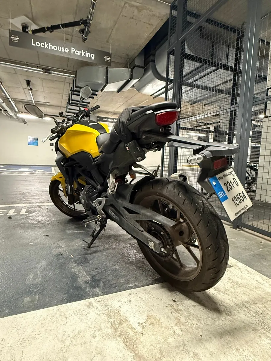 Honda CB 300 R - 2023 - low milage only 2800 km - - Image 3
