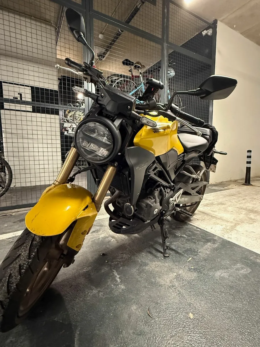 Honda CB 300 R - 2023 - low milage only 2800 km - - Image 4