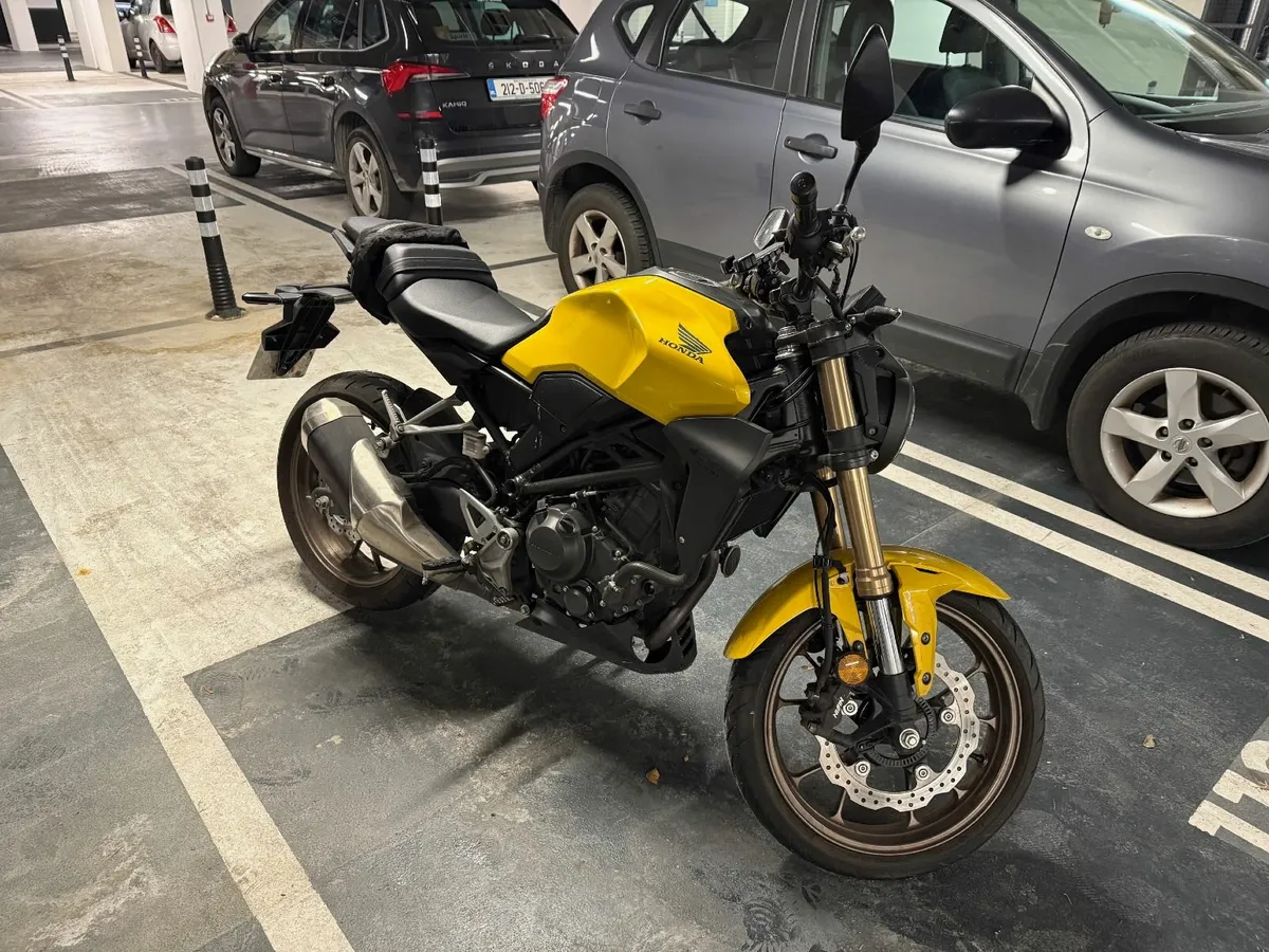 Honda CB 300 R - 2023 - low milage only 2800 km - - Image 1