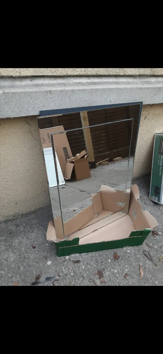 Mirrors & clock - Image 3