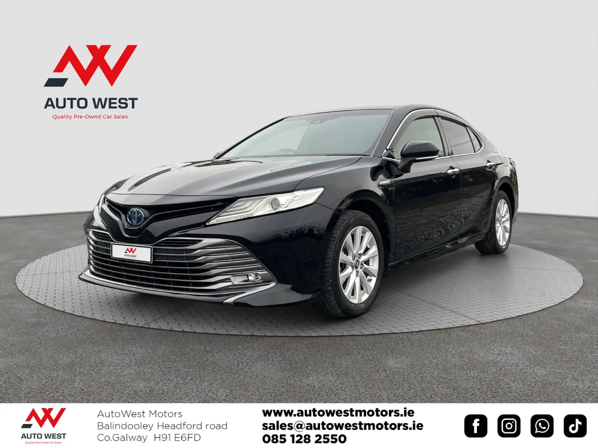 2018 Toyota Camry Self Charging Hybrid Automatic - Image 3