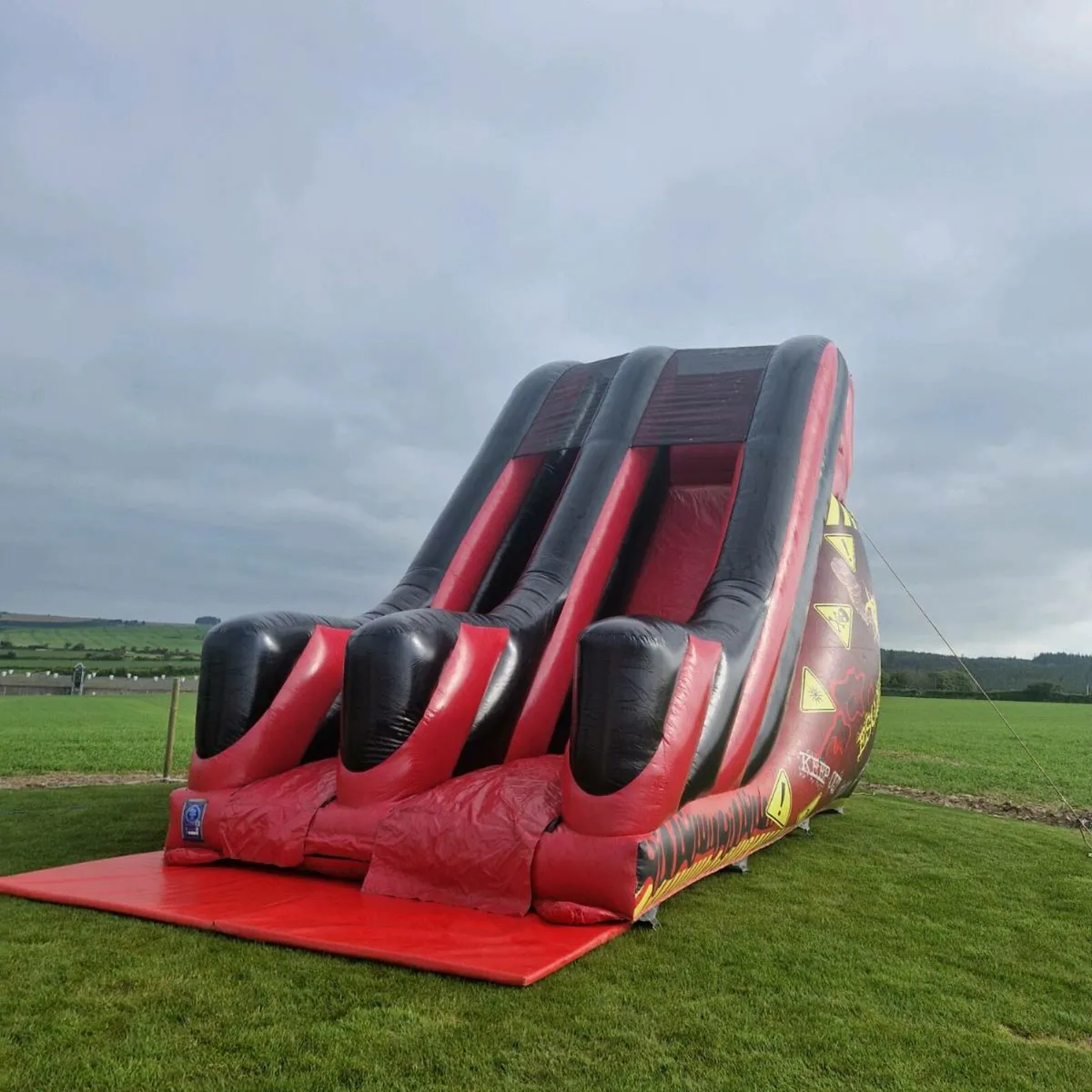 Bouncy castles - Image 2