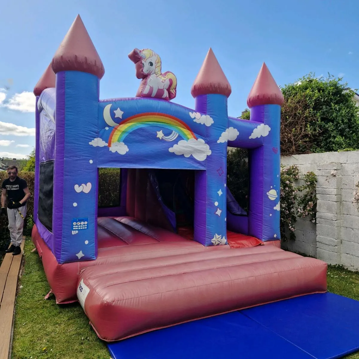Bouncy castles - Image 4