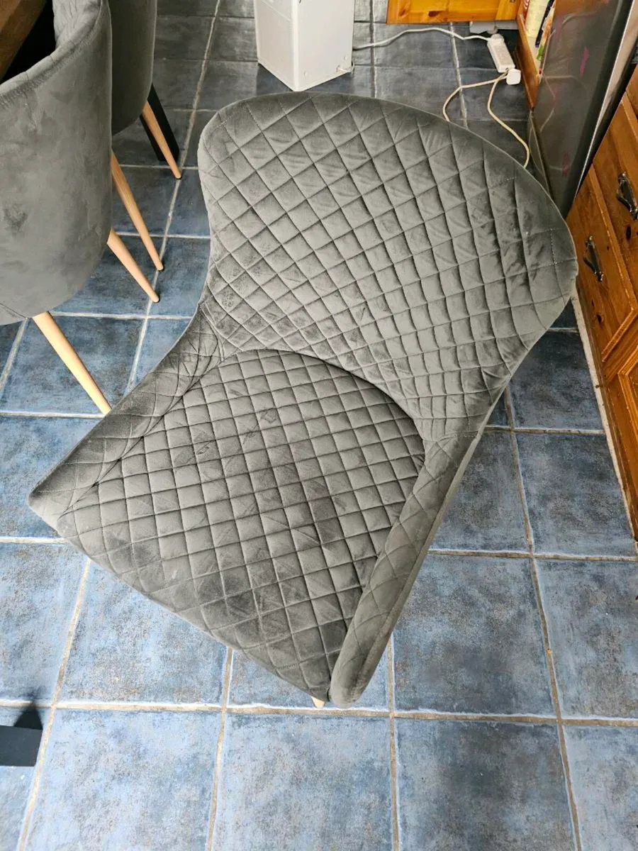 Kitchen Table & 6 Chairs - Image 4