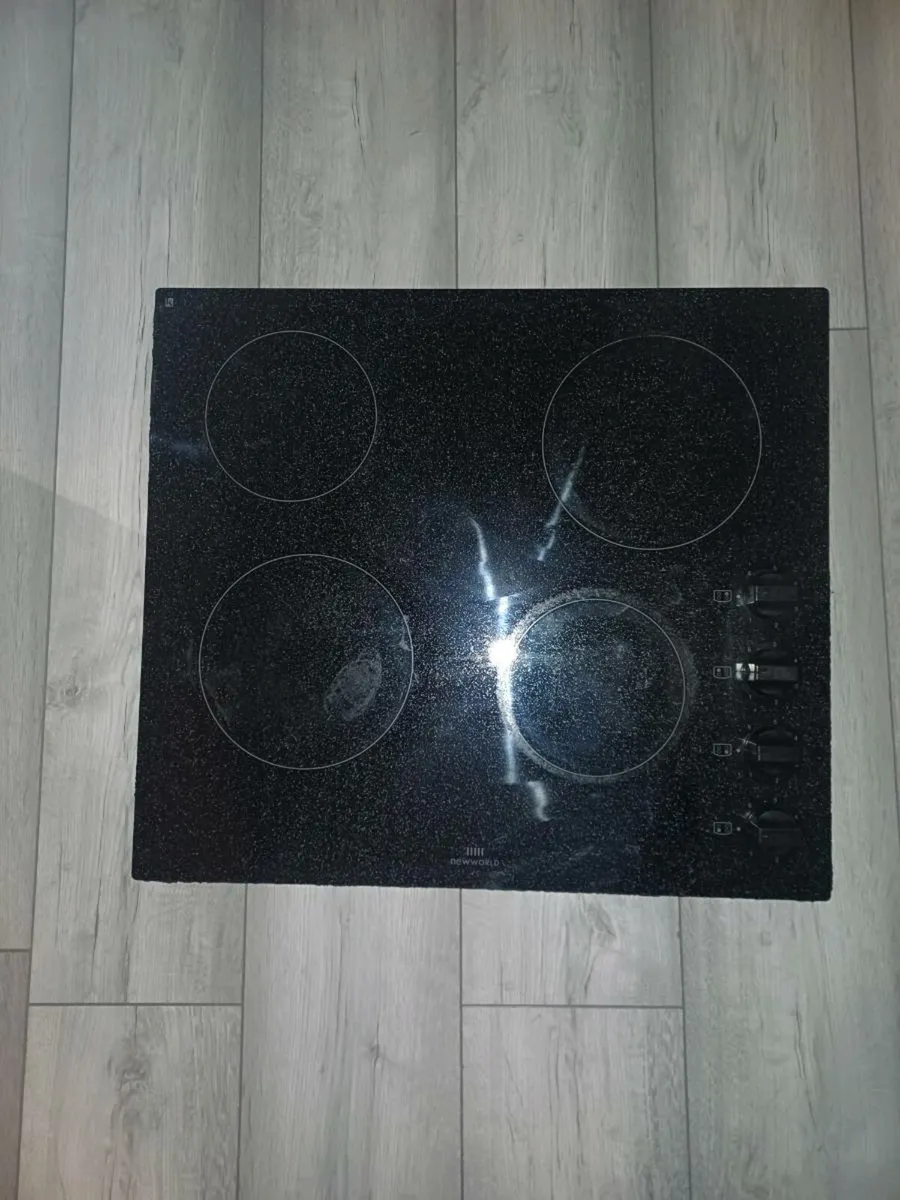 Ceramic hob and cooker - Image 1
