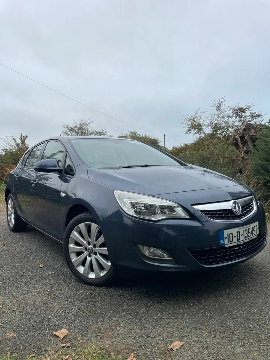 Vauxhall/Opel Astra LOW MILEAGE - Image 1