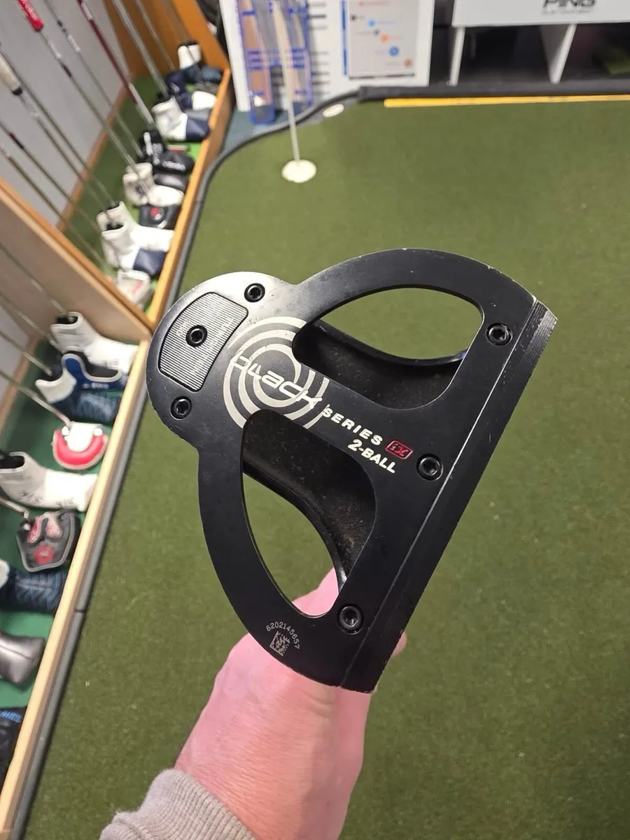 Odyssey Black Series 2-Ball Putter - Image 1