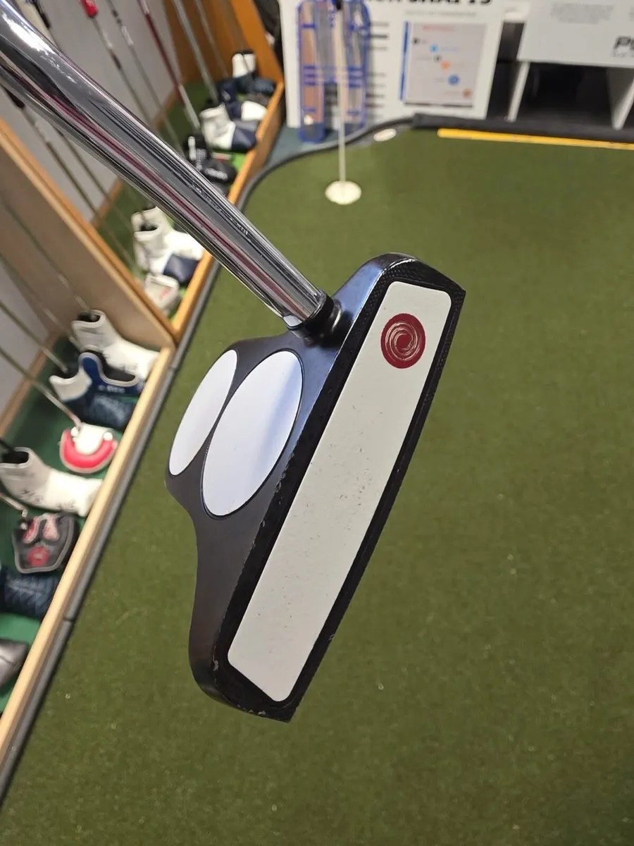 Odyssey Black Series 2-Ball Putter - Image 3