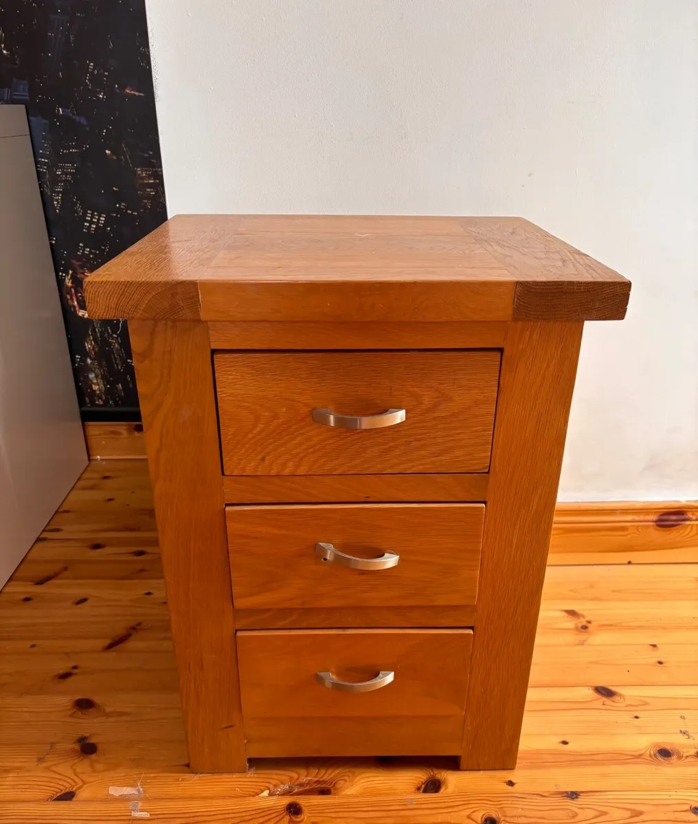 Solid wood bedside cabinet