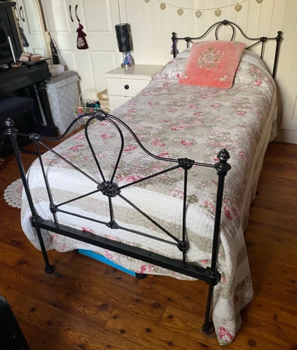 Antique Solid Iron , Single Bed - Image 1