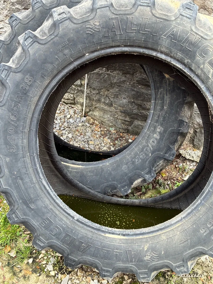 Second hand tractor tyres - Image 1