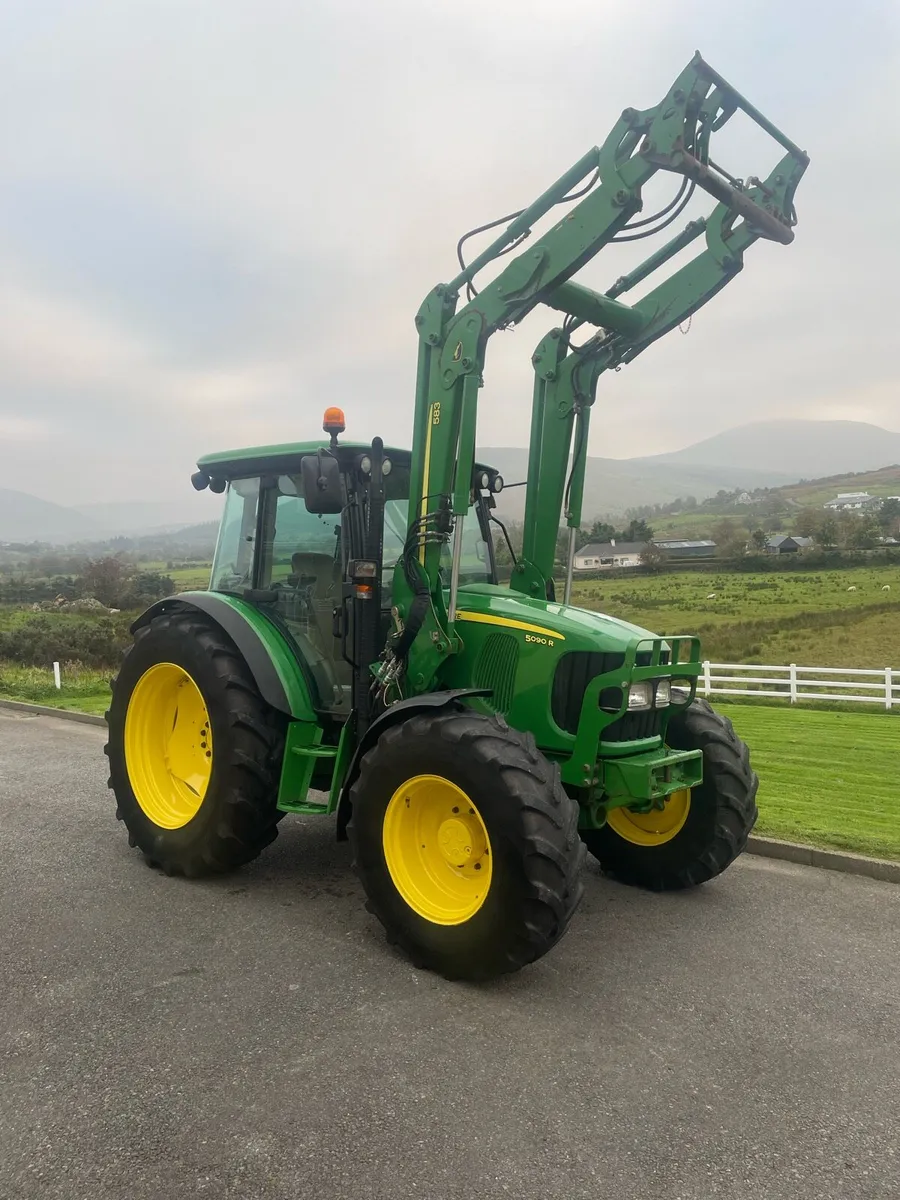 2010 John Deere 5090R - Image 1