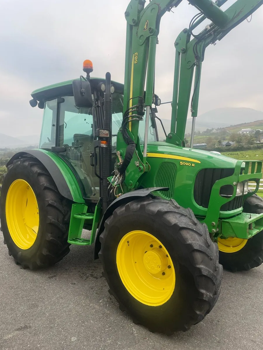 2010 John Deere 5090R - Image 2