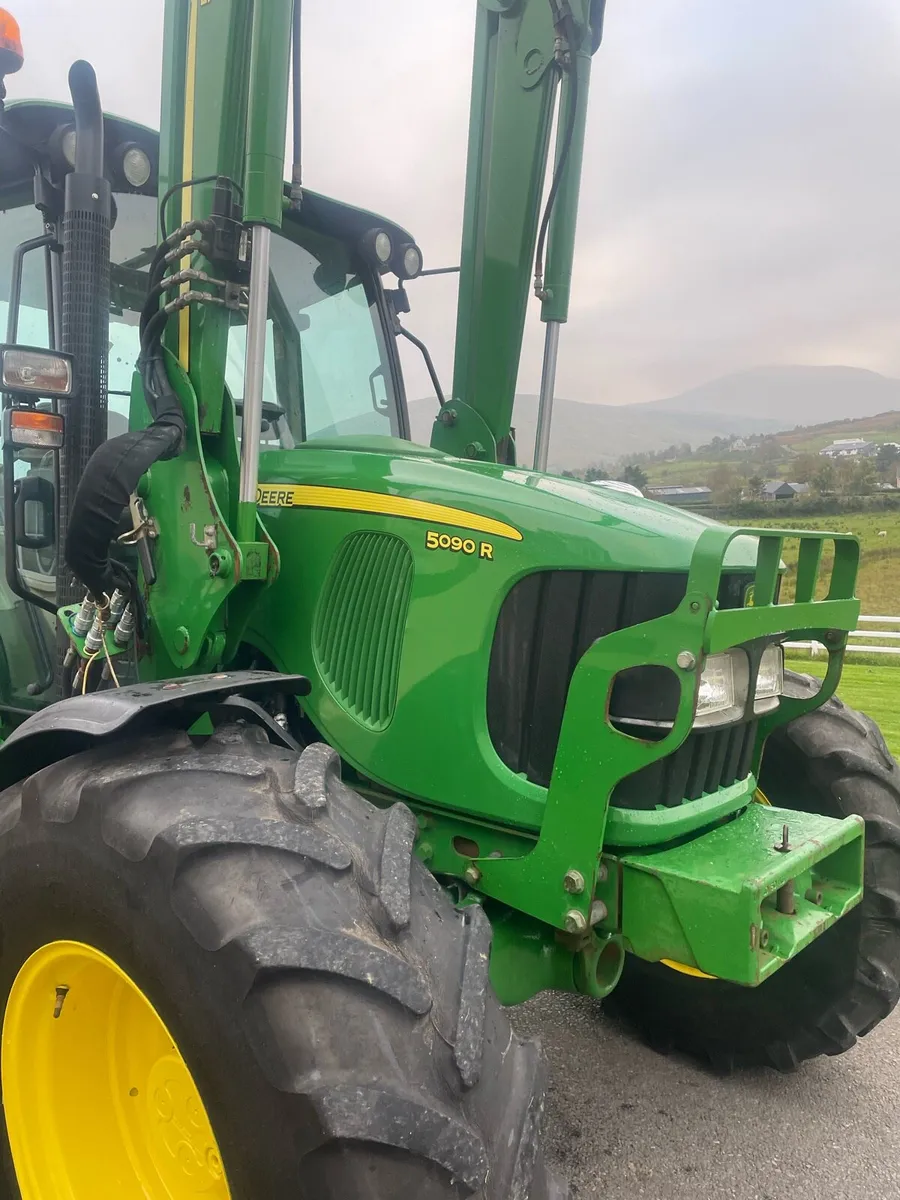 2010 John Deere 5090R - Image 3