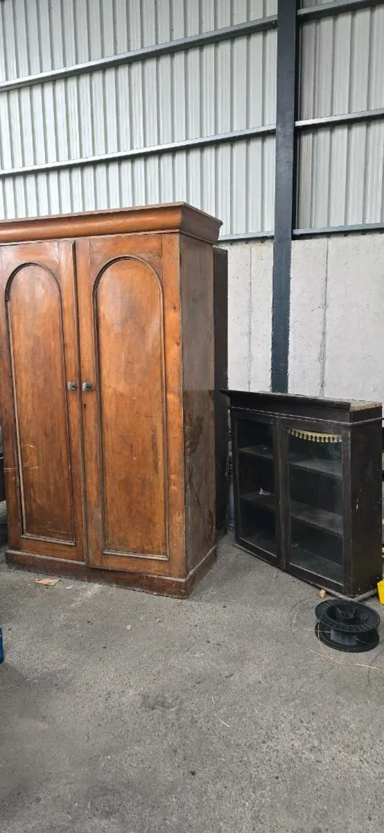 Antique furniture viruses pieces - Image 1