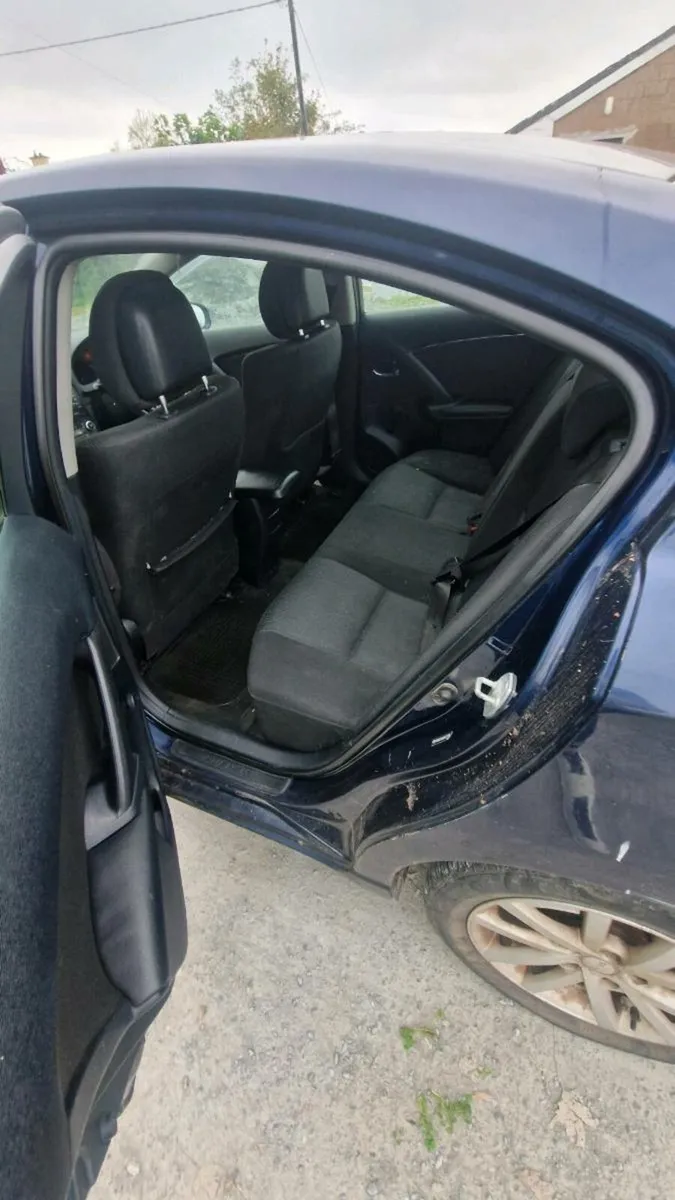 2ltr diesel Toyota avensis - Image 3