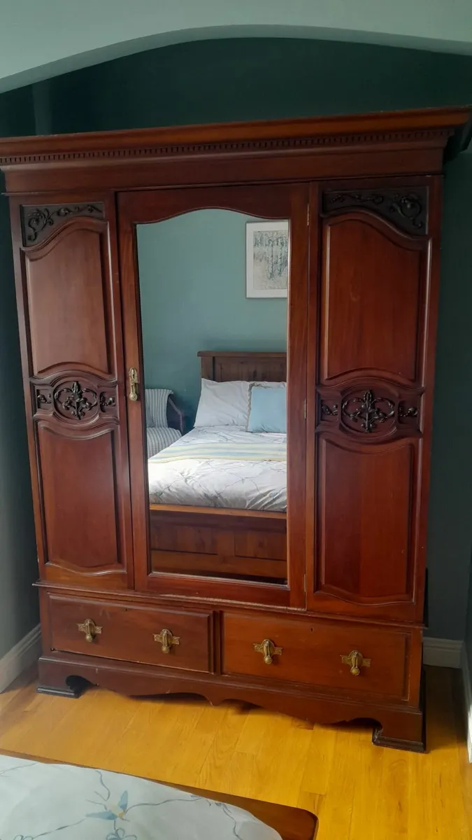 Antique wardrobe - Image 1
