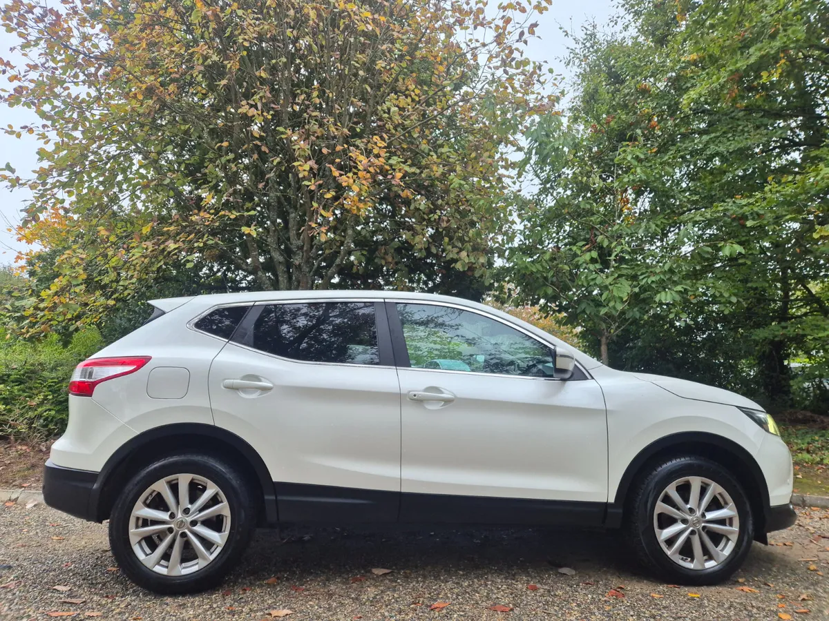 142'NISSAN QASHQAI 1.5 DCI - IMMACULATE - Image 3