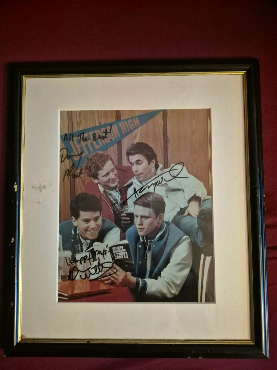 2 HAPPY DAYS Cast Signed Photo - Image 1