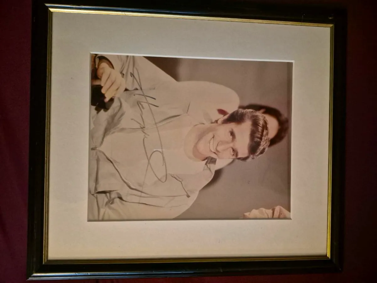 2 HAPPY DAYS Cast Signed Photo - Image 2