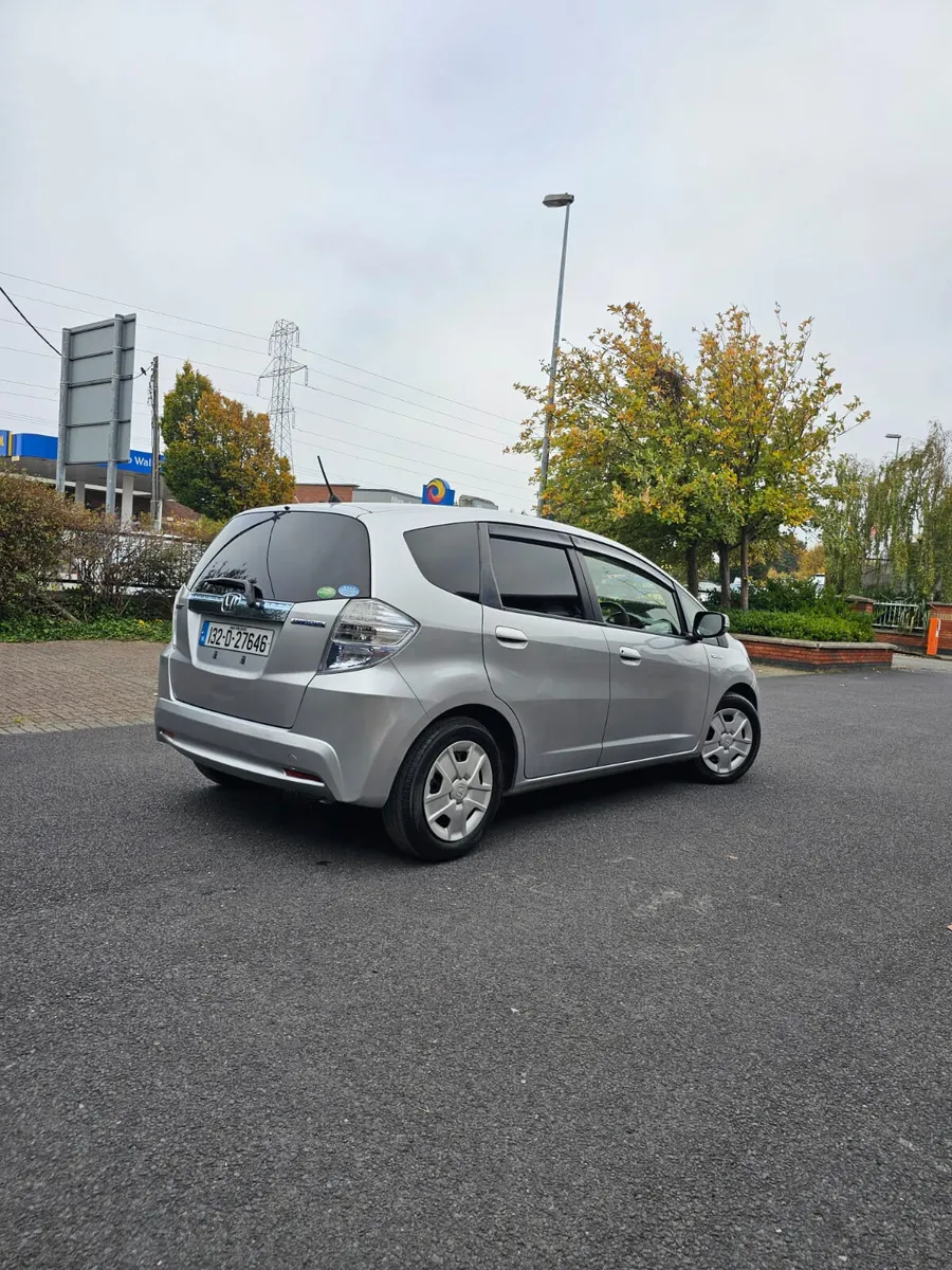 Honda Fit 2013 Hybrid Automatic - Image 2