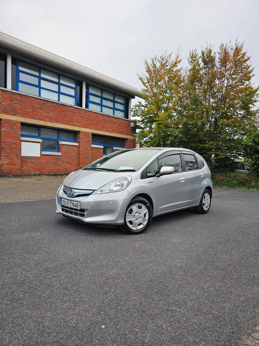 Honda Fit 2013 Hybrid Automatic - Image 4