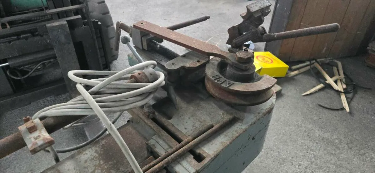 Pipe bender - Image 1