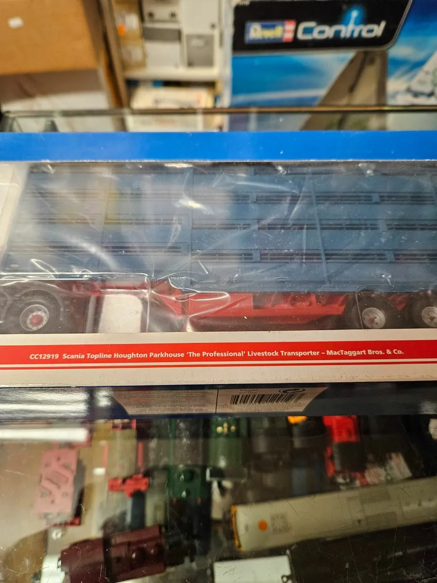 Corgi Scania Tractor Unit and Livestock Trailer 1. - Image 2