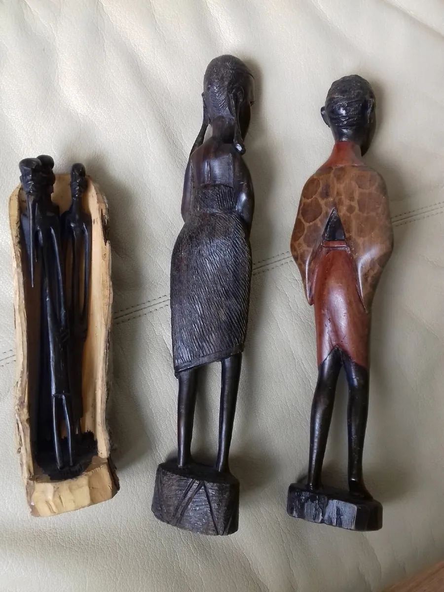 African figures - Image 2