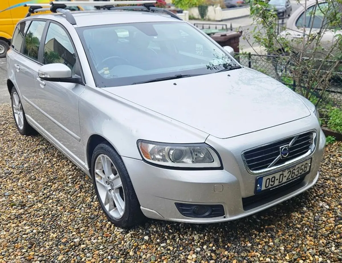 2009 Volvo V50 - Image 3