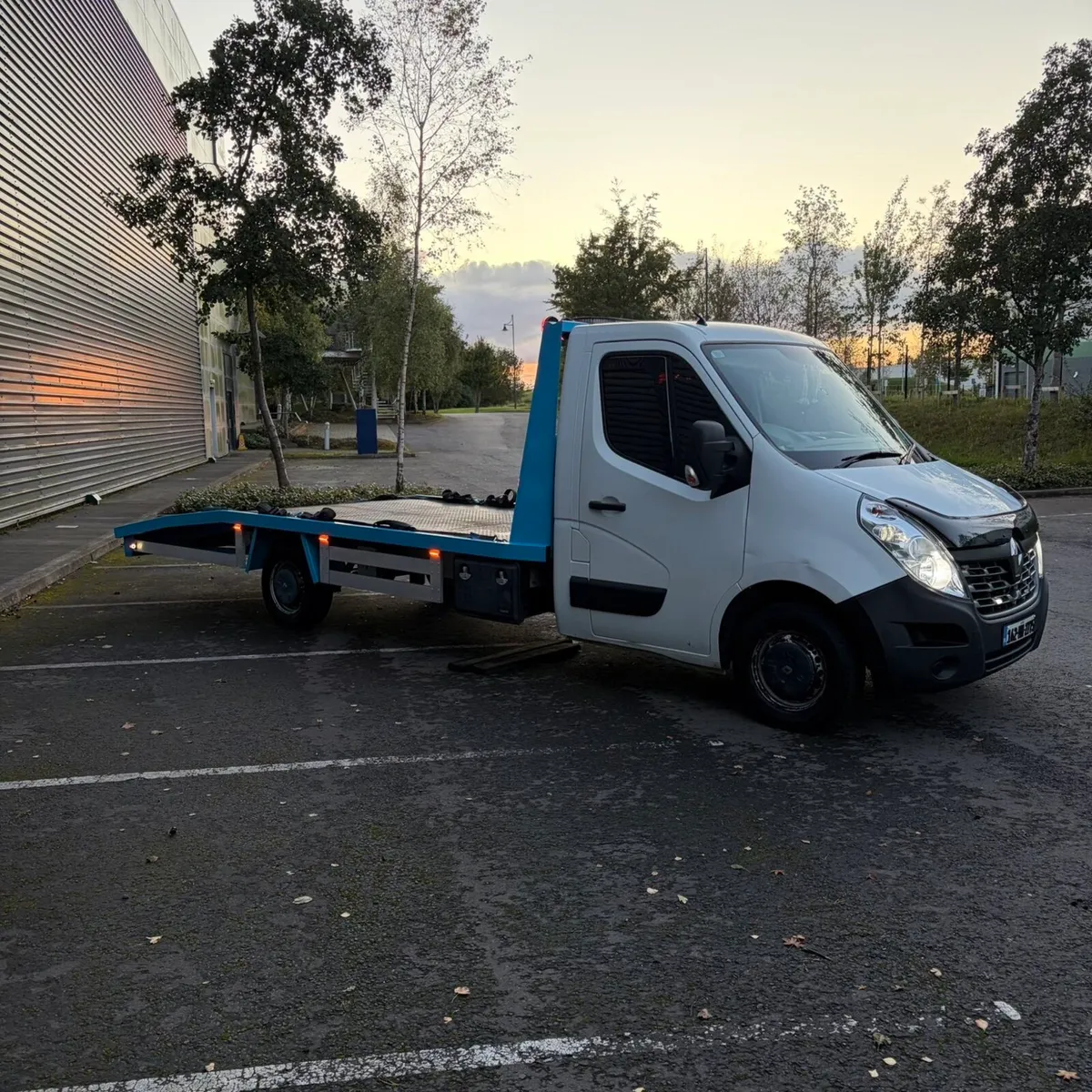 Renault recovery truck - Image 1