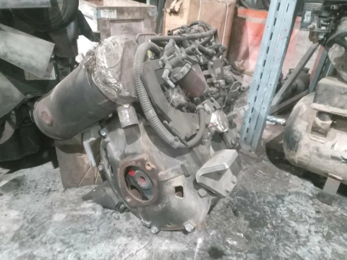 Yanmar 3tnv76 3 cylinder engine suit 3 ton digger - Image 2