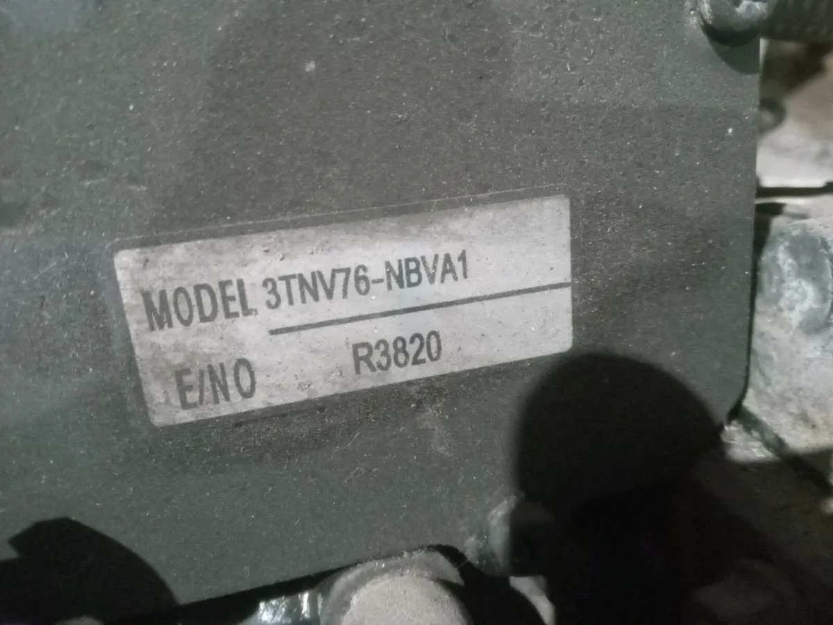 Yanmar 3tnv76 3 cylinder engine suit 3 ton digger - Image 3