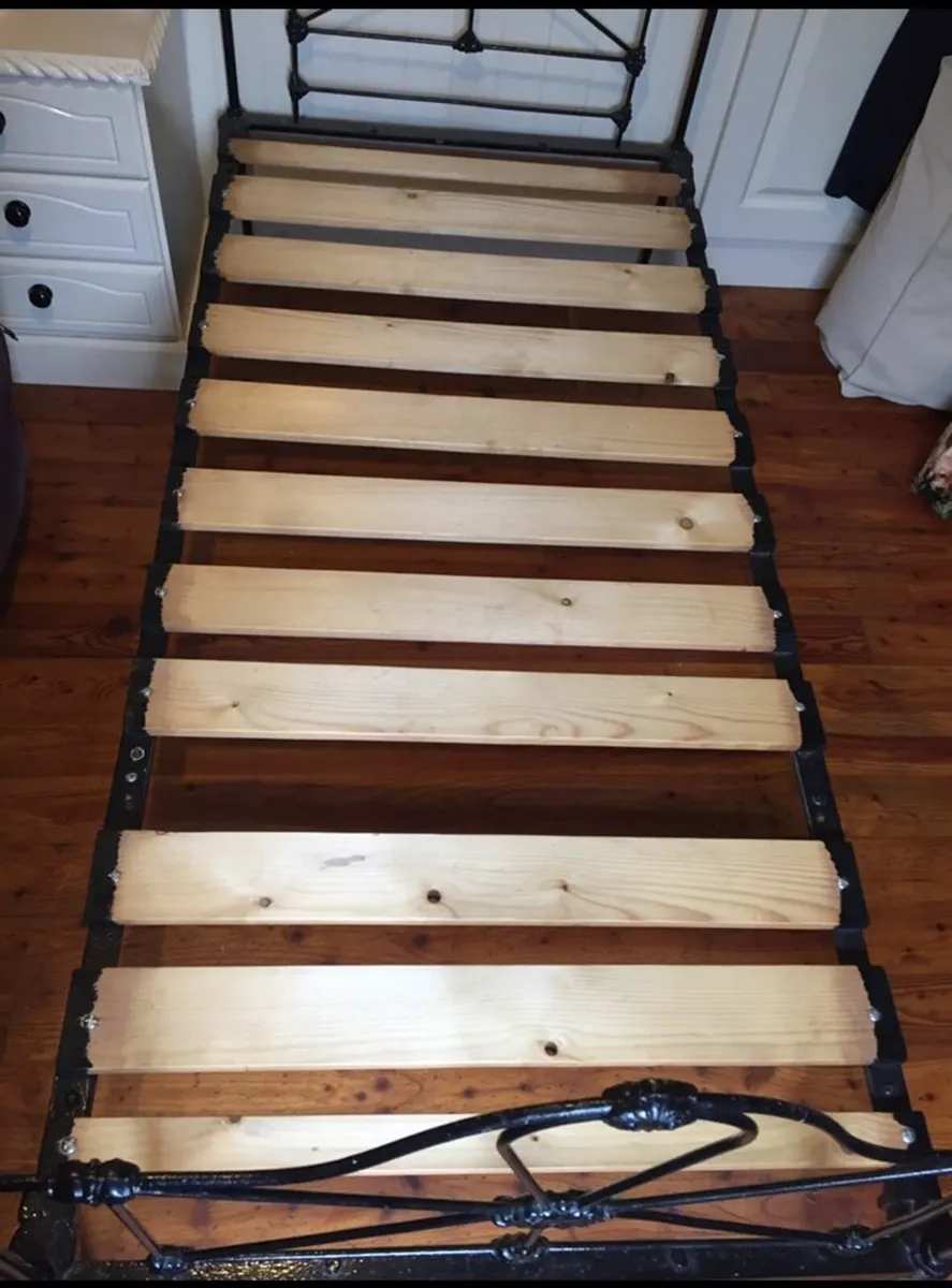 Antique Solid Iron , Single Bed - Image 4