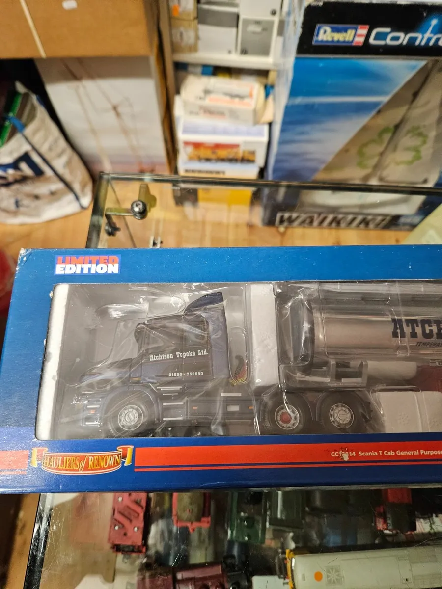 Corgi Scania T Cab Tractor Unit and Tanker Trailer - Image 2
