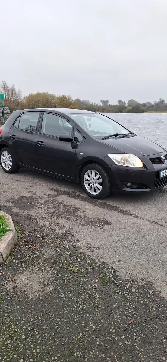 Toyota Auris 2008 - Image 2