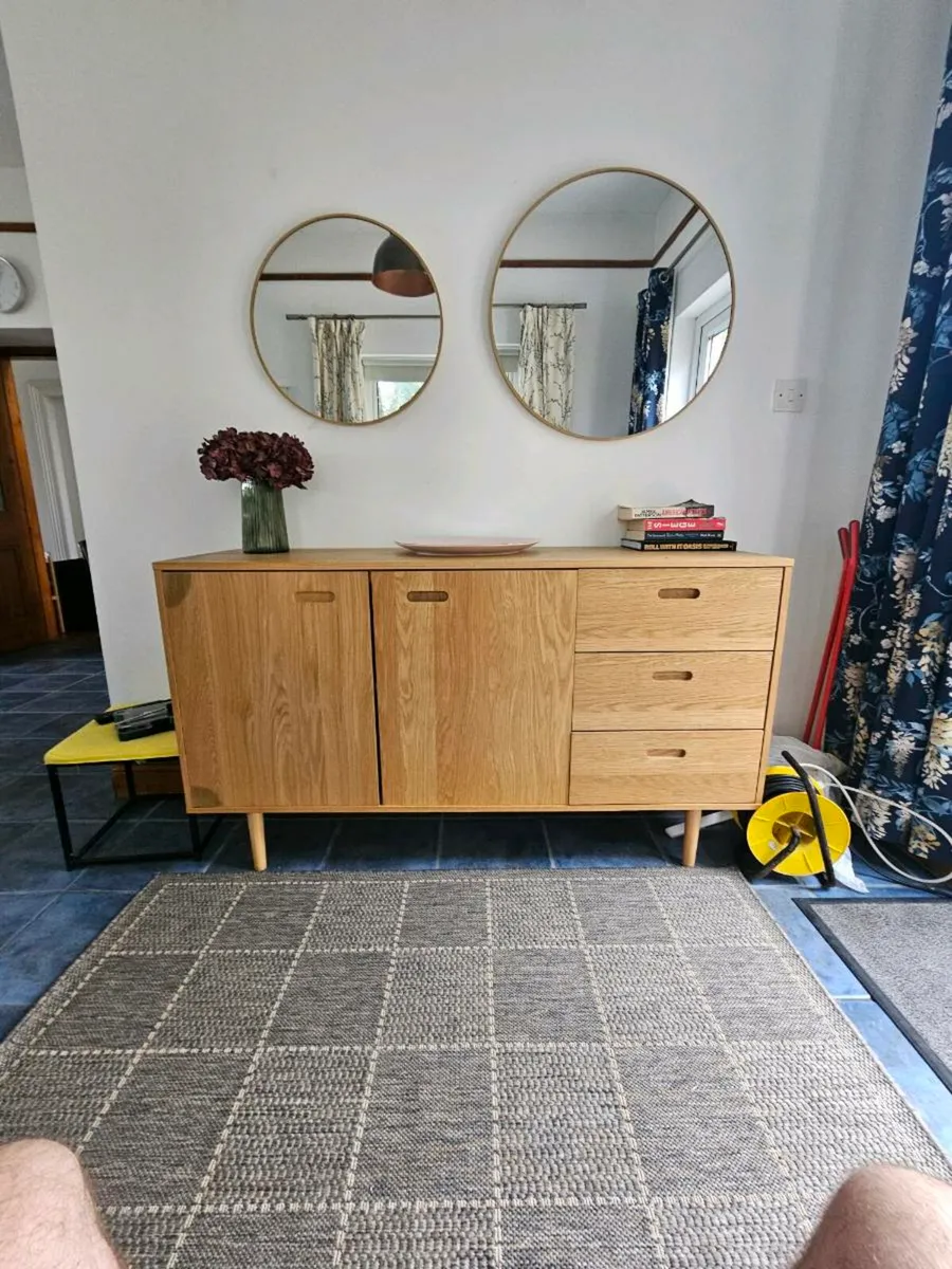 Cabinet - Image 1